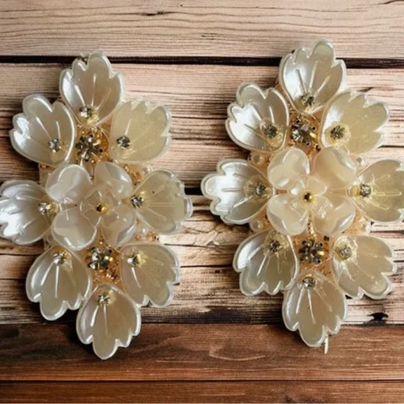 Pearl Flower Stud Dangle Earrings - Picture 5 of 6